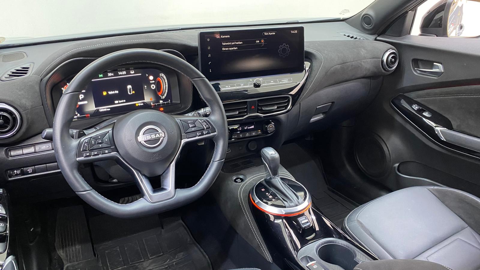 NISSAN JUKE 18